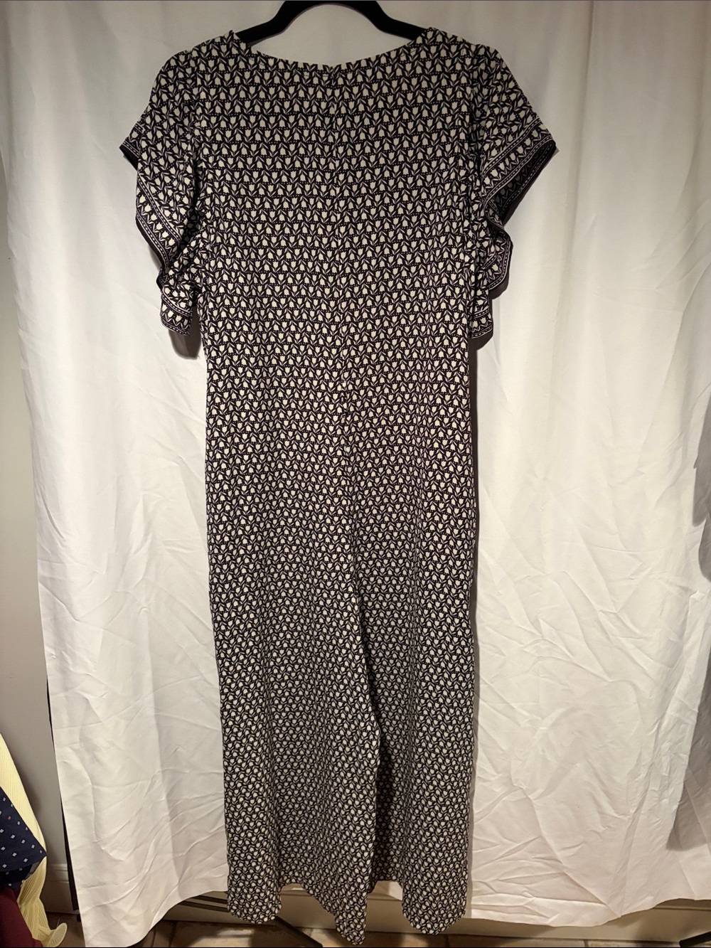 Max Studio Black and White Printed Flutter-Sleeve Jumpsuit - Picture 6 of 6